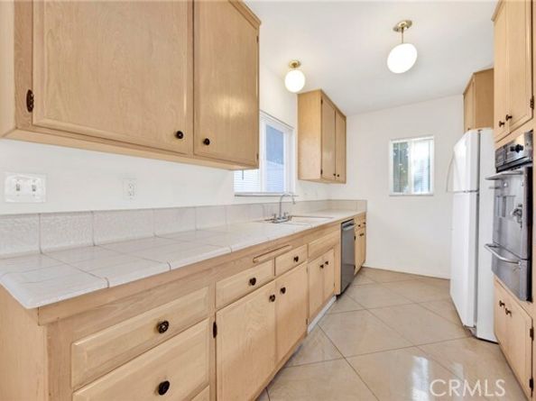 15901 Lassen Street, North Hills (los Angeles) CA 91343