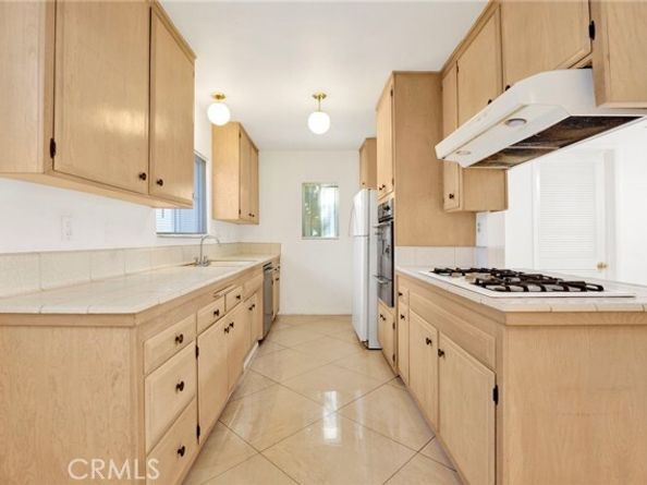 15901 Lassen Street, North Hills (los Angeles) CA 91343