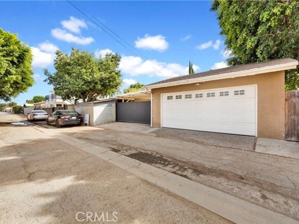 15901 Lassen Street, North Hills (los Angeles) CA 91343