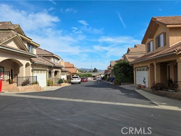 11852 N Birch Grove, Sylmar (los Angeles) CA 91342