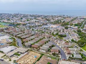 2616 BUNGALOW Place, Corona Del Mar (newport Beach) CA 92625