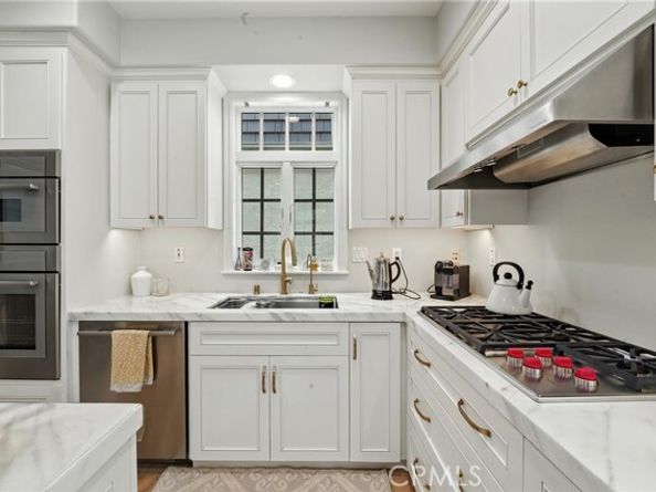 2616 BUNGALOW Place, Corona Del Mar (newport Beach) CA 92625