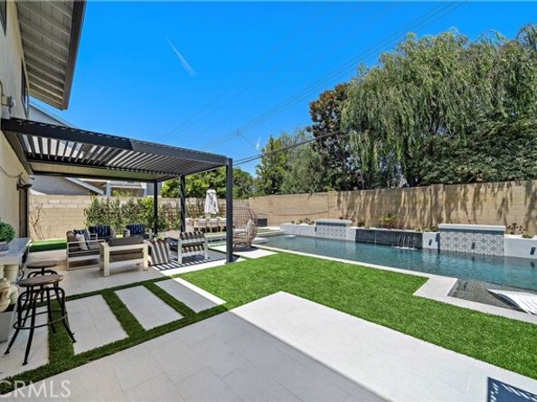 6431 Reubens Drive, Huntington Beach CA 92647