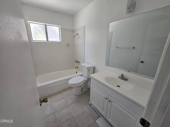 13040 Dronfield 3, Sylmar (los Angeles) CA 91342