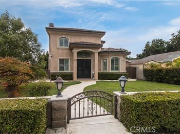 418 El Monte Street