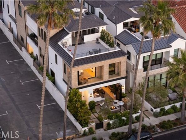 508 Goldenrod Avenue, Corona Del Mar (newport Beach) CA 92625