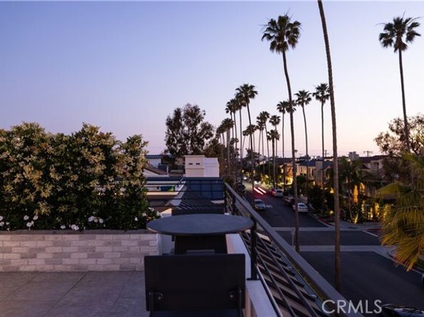 508 Goldenrod Avenue, Corona Del Mar (newport Beach) CA 92625