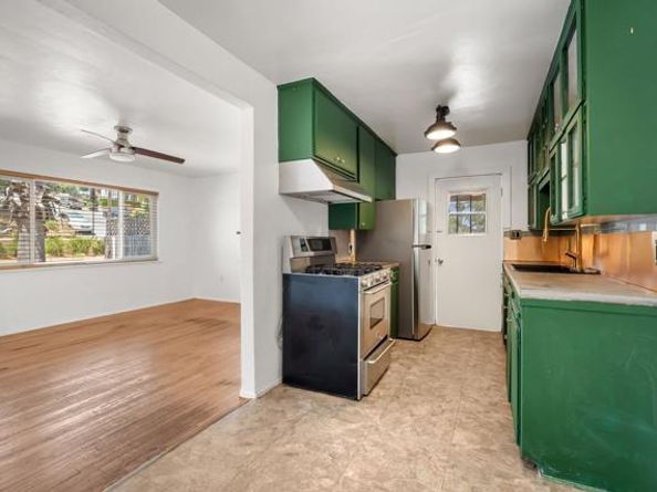 406 S Grape St, Escondido CA 92025