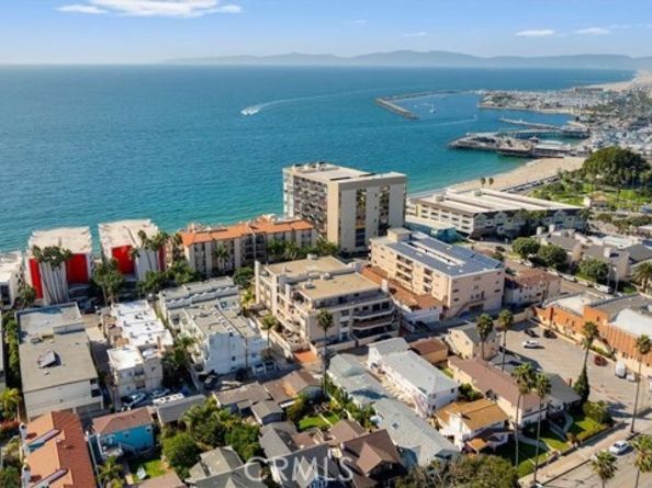 512 Esplanade 303, Redondo Beach CA 90277