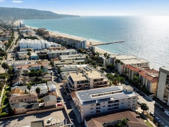512 Esplanade 303, Redondo Beach CA 90277