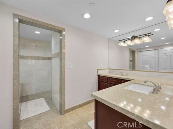 512 Esplanade 303, Redondo Beach CA 90277