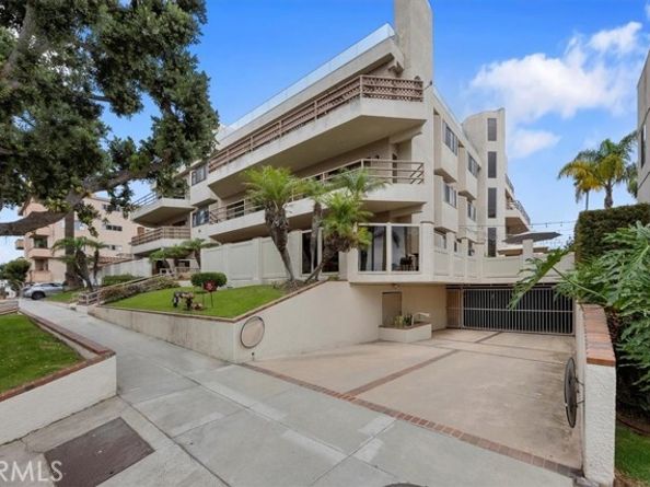 512 Esplanade 303, Redondo Beach CA 90277