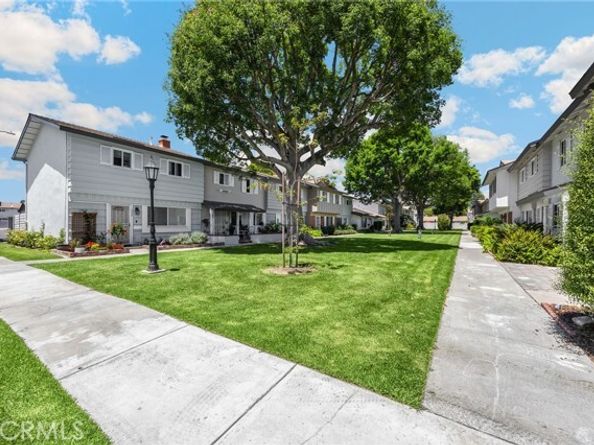 9579 Adams, Huntington Beach CA 92646