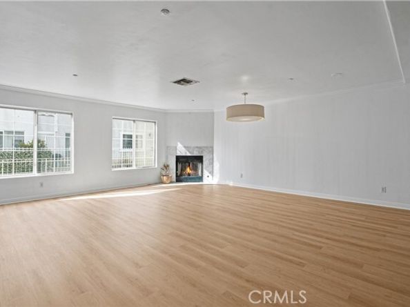 15920 Sherman Way 8, Van Nuys (los Angeles) CA 91406