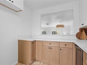 15920 Sherman Way 8, Van Nuys (los Angeles) CA 91406