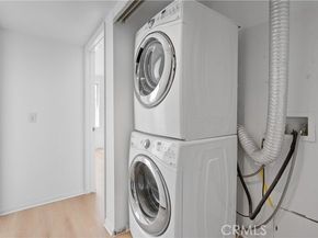 15920 Sherman Way 8, Van Nuys (los Angeles) CA 91406