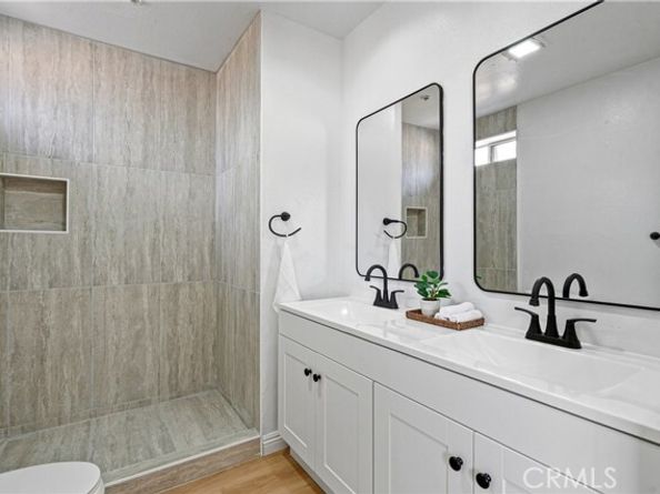 15920 Sherman Way 8, Van Nuys (los Angeles) CA 91406