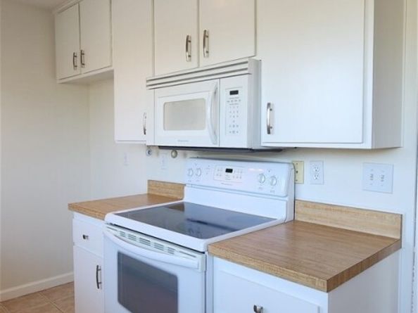 23230 Orange Avenue 2, Lake Forest (el Toro) CA 92630