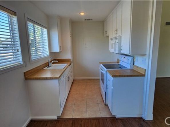 23230 Orange Avenue 2, Lake Forest (el Toro) CA 92630