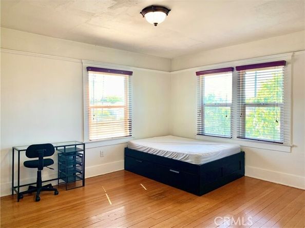 1327 W 35th Street, Los Angeles CA 90007