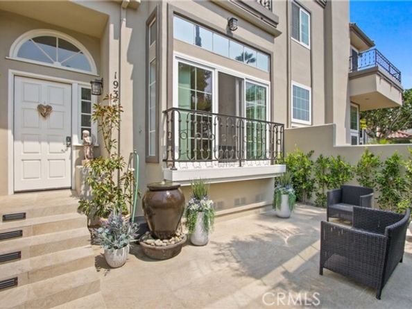 19355 Maidstone, Huntington Beach CA 92648