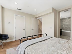 6526 Fountain, Los Angeles CA 90028