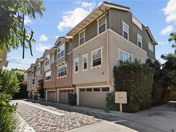 6526 Fountain, Los Angeles CA 90028