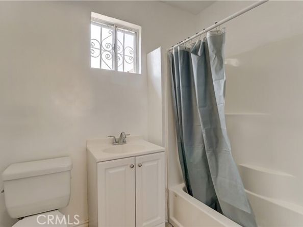 834 E 33rd Street, Los Angeles CA 90011