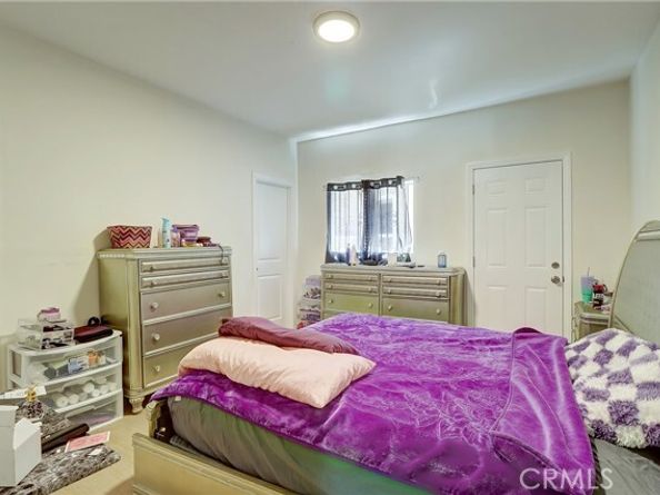 834 E 33rd Street, Los Angeles CA 90011