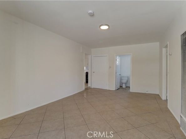 834 E 33rd Street, Los Angeles CA 90011
