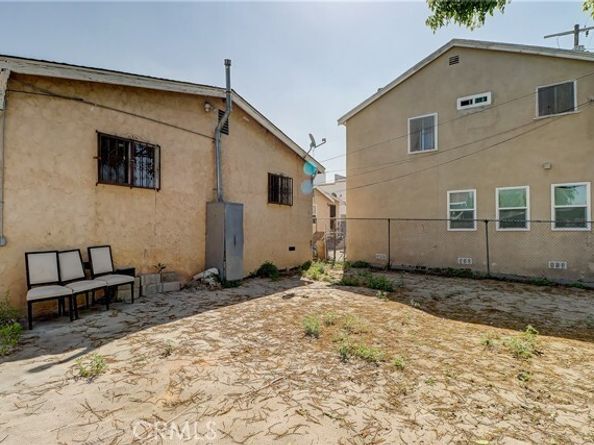 834 E 33rd Street, Los Angeles CA 90011
