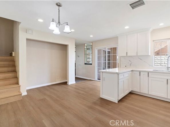 7615 Glade Ave 114, Canoga Park (los Angeles) CA 91304