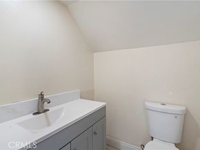 7615 Glade Ave 114, Canoga Park (los Angeles) CA 91304