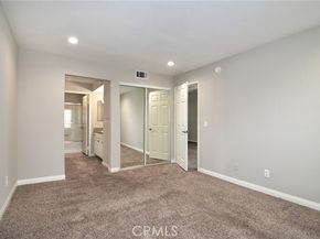 5500 Owensmouth Avenue 311, Woodland Hills (los Angeles) CA 91367