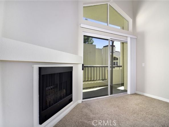 5500 Owensmouth Avenue 311, Woodland Hills (los Angeles) CA 91367