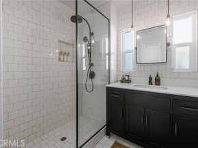 17641 Kittridge, Los Angeles CA 91406