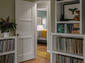 17641 Kittridge, Los Angeles CA 91406