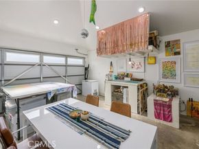 17641 Kittridge, Los Angeles CA 91406