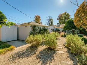 17641 Kittridge, Los Angeles CA 91406