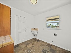 8936 Woodley Avenue, North Hills (los Angeles) CA 91343