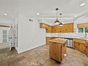 8936 Woodley Avenue, North Hills (los Angeles) CA 91343