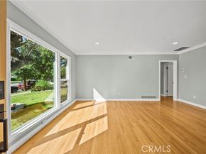 8936 Woodley Avenue, North Hills (los Angeles) CA 91343