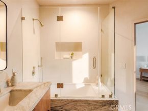 4016 San Remo Way, Tarzana (los Angeles) CA 91356