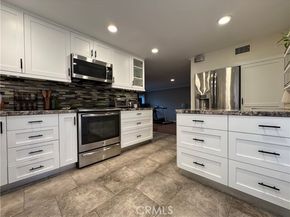 10141 Valley Circle Boulevard 4, Chatsworth (los Angeles) CA 91311