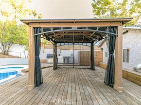 9620 Wheatland Avenue, Burbank CA 91040