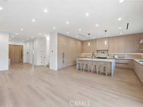 19141 Erwin, Tarzana (los Angeles) CA 91335