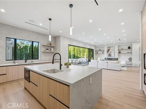 19141 Erwin, Tarzana (los Angeles) CA 91335