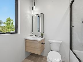 19141 Erwin, Tarzana (los Angeles) CA 91335