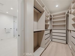 19141 Erwin, Tarzana (los Angeles) CA 91335