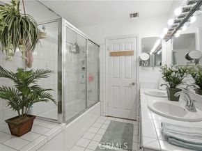 8836 Enfield, Northridge (los Angeles) CA 91325